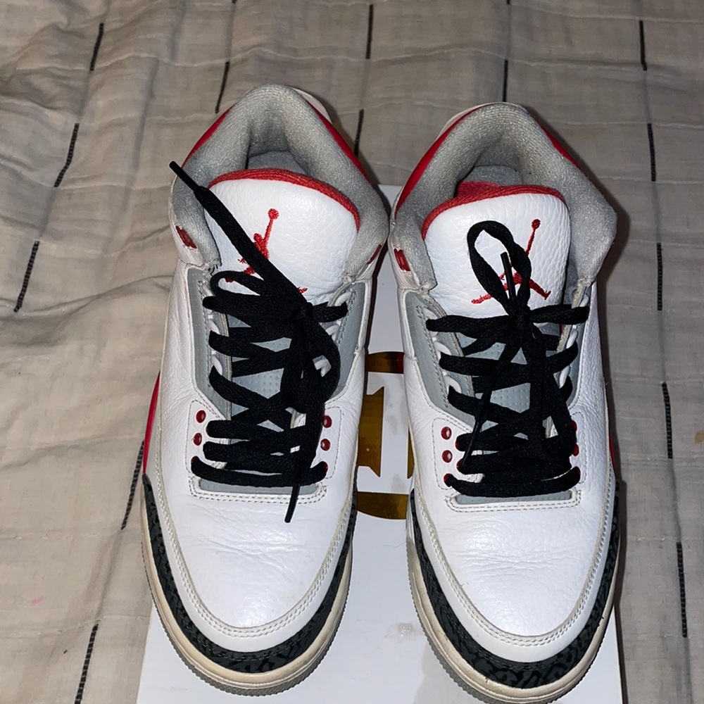 Air Jordan 3s (No Box)